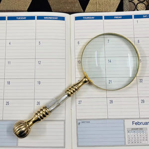 Lupa Vintage de 4'' con Mango de Latón Macizo y Nácar - Product Image 1