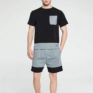 Ensemble T-shirt et short pour homme avec logo personnalisé, vêtements de sport de printemps en polyester/coton respirant, streetwear personnalisé de haute qualité - Product Image 2