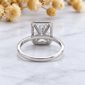 Anillo de Compromiso con Halo de Diamantes Corte Princesa para Mujer, Estilo Clásico - Product Image 5
