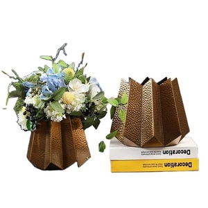 Nuevo diseño, florero de Metal nórdico creativo, acento moderno para el hogar, acabado de moda, Metal en maceta de hierro - Product Image 1