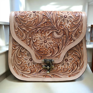 Bolso bandolera de cuero repujado a mano con diseño floral, bolso de hombro de cuero genuino con cierre de solapa - Product Image 1