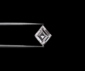 เพชร CVD สังเคราะห์ทรงเหลี่ยมขนาด 1.60 กะรัต คุณภาพ VVS-VS1 ยอดนิยมจาก OM GEMS เพชรเลี้ยงในห้องปฏิบัติการ รับรองโดย IGI HPHT สำหรับทำเครื่องประดับ - Product Image 1