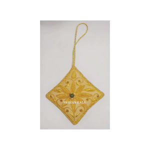 Adornos bordados de artesanía india Zari, Color rojo, atractivo para colgar para Navidad y regalo de cumpleaños - Product Image 2