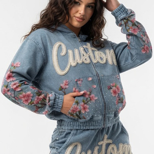 เสื้อฮู้ดดี้ทรงโอเวอร์ไซส์พิมพ์ลายตามสั่ง แต่งลายปักแบบ Acid Wash พร้อมซิปคู่ ดีไซน์ทันสมัย เหมาะสำหรับสตรีทแวร์ - Product Image 4