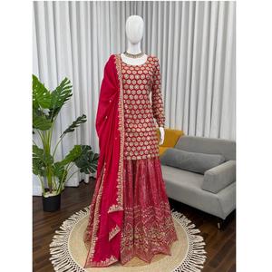 Meilleur ensemble haut, bas et dupatta de mode festive, conçu pour les moments cérémoniels traditionnels, entièrement cousu et prêt à porter - Product Image 1