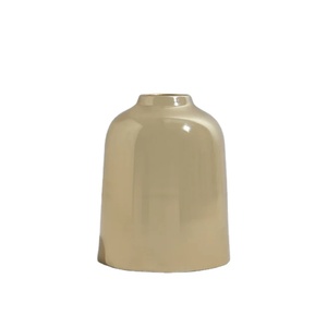 Florero de aluminio hecho a mano Superficie pulida costera elegante para interiores de casas Disponible Cantidad a granel Precio atractivo - Product Image 1