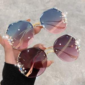 Hot Fashion Gold Rimmed Metal <b>Frame</b> Acrylic Lenses Gradient Unisex Retro Oversized Rimless Sunglasses UV Protection Luxury - Product Image 1