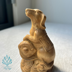 Venta al por mayor: Estatua del Zodíaco Asiático, empaquetada individualmente, estatua de Perro, decoración de mesa, escultura de madera de Agar, arte para sala de estar - Product Image 4