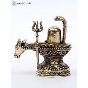 Petite sculpture Nandi Mukh Shivalingam en laiton de 2 pouces avec Naag et Trishul de protection pour les cadeaux et les temples fabriqués en Inde - Product Image 4