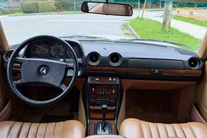 <span class=keywords><strong>Mercedes</strong></span>-<span class=keywords><strong>Benz</strong></span> <span class=keywords><strong>300D</strong></span> Turbodiesel de 1984 d'occasion, sans réserve, moteur 5 cylindres Turbodiesel, intérieur Palomino, principalement non modifié - Product Image 3