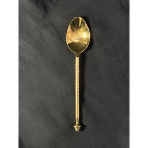 ชุดช้อนส้อมสแตนเลสพรีเมียม 4 ชิ้น ด้ามจับลายวนเคลือบทอง PVD ปลอดภัยสำหรับเครื่องล้างจาน เหมาะสำหรับงานแต่งงาน ร้านอาหาร บ้าน และโรงแรม - Product Image 5