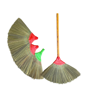 Escoba para césped con mango de madera, cerdas medianas, duradera, para limpieza de suelos, estilo básico - Product Image 3