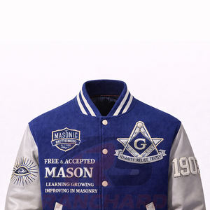 Chaqueta Universitaria Personalizada de Estilo Masónico – Cuerpo de Lana Premium con Mangas de Cuero PU y Símbolos Bordados - Product Image 2