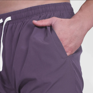 Shorts de compression pour hommes, de haute qualité, avec logo personnalisé, double couche, légers, écologiques, respirants, séchage rapide, longueur genou - Product Image 3