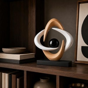 Sculpture géométrique minimaliste en bois de bambou doré Aqdus Saleem |   Art moderne artisanal |   Plateau de table écologique et durable 28x10x8 cm - Product Image 5