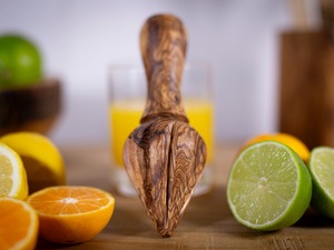 Wooden Manual Lemon Reamer Juicer Dishwasher Safe Kitchen Accessory - Product Image 2
