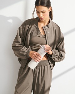 Women's Olive Green Stand Collar Blouson Jacket With <b>Zipper</b> Closure Full Sleeve Utility Style Woven Polyester Spring Wear - Product Image 6