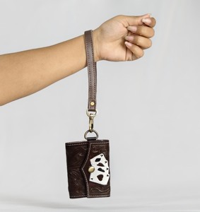 Monedero Mini de Cuero Genuino Marrón con Diseño de Ases de Cartas, Bordado a Mano y Grabado en Relieve, con Cierre a Presión, para Mujer - Product Image 2