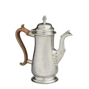Théière vintage en argent avec poignée ergonomique en bois, élégante bouilloire à café polie miroir, service à boissons traditionnel pour la maison - Product Image 1