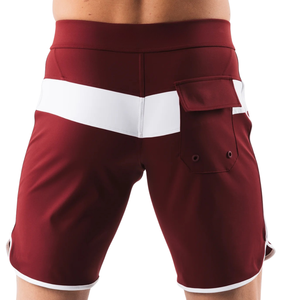 Shorts de bain pour hommes bordeaux et blancs à séchage rapide avec cordon de serrage – Vêtements de performance pour sports nautiques - Product Image 2