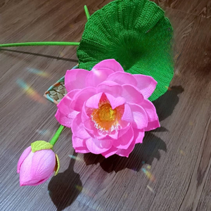 Flores de ganchillo artesanales Belleza atemporal Hechas con amor e hilo - Product Image 4