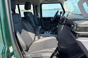 2001 B-M-W Z-3 3.0-i Coupé 2024 I-N-E-O-S G-r-e-n-a-d-i-er F-i-e-l-d-m-a-s-t-e-r E-d-i-t-i-o-n - Product Image 5