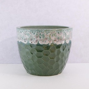 Maceta de Cerámica Esmaltada Verde con Patrón Hexagonal, Diseño Rústico Wabi-Sabi para Plantas de Interior - Product Image 1