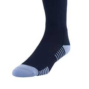 Chaussettes de football antidérapantes de haute qualité fabriquées au Pakistan, logo personnalisé, dernier design, chaussettes en polyester - Product Image 4