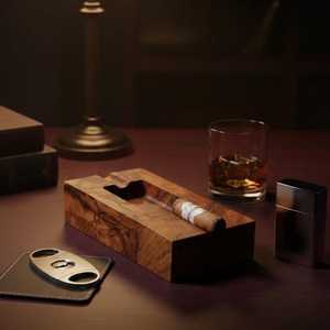 Cendrier moderne en bois de noyer avec fonctions anti-poussière et anti-fumée, design créatif à couvercle carré, cendrier portable en acier inoxydable - Product Image 2