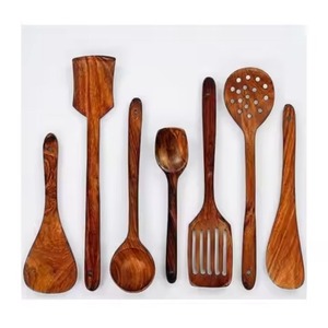 Ensemble de 2 ustensiles de service à salade en bois de teck très demandés, avec manche sculpté géométrique, fourchette et cuillère en bois pour la table et les réceptions - Product Image 1