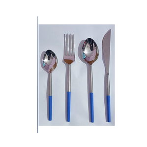 Ensemble de couverts de luxe en acier inoxydable 4 pièces avec manche ondulé et design artistique, compatible lave-vaisselle et finition poli miroir - Product Image 3