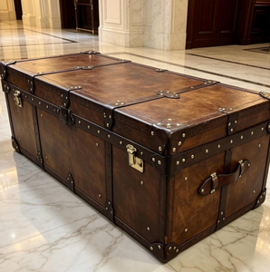 Table basse vintage en cuir et bois, coffre de rangement, armoire de voyage antique, meuble de salon avec accents métalliques - Product Image 1