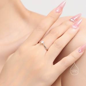 Bague de mariage ajustable en argent sterling 925 plaqué or 14 carats avec perle d'eau douce naturelle minimaliste de 3 mm en forme de chevron - Product Image 4