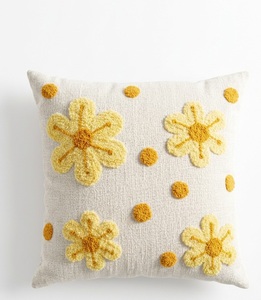 Housse de coussin carrée à fleurs et pois en tissu tufté, blanc cassé et jaune, fabricant direct, 18x18 pouces - Product Image 2