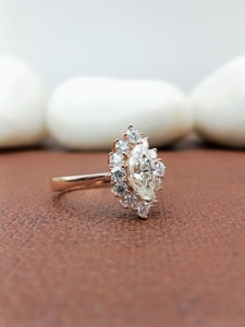 D'VINS JEWELS Bague de fiançailles et de mariage tendance en forme de marquise, taille brillant, sertie de pierres de laboratoire de couleur D, blanc, argent, or - Product Image 3