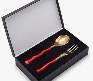 Ensemble de couverts en laiton avec finition plaquée or, parfaits pour les hôtels, les restaurants et les occasions de mariage. - Product Image 6
