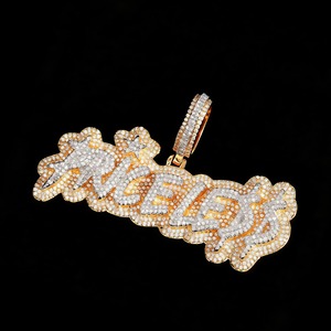 Collier pendentif Iced Out avec inscription 'PRICELESS' et symboles de dollar / Pendentif Hip Hop micro-pavé de diamants / Bijoux et accessoires pour hommes - Product Image 6