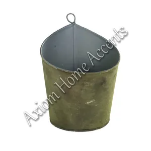 Jardinière suspendue élégante en métal avec chaînes stylées pour la maison et le jardin, par Axiom Home Accents, idéale pour l'affichage - Product Image 4