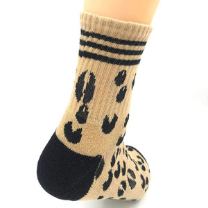 ถุงเท้าข้อสั้นผู้ชายลายเสือดาว ถักแบบแจ็คการ์ด สวมใส่สบายๆ ทุกวัน - Product Image 4