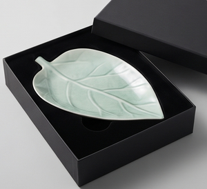 Plateau de service élégant en forme de feuille, en céramique verte avec finition polie, plat décoratif pour usage résidentiel, présentoir de cuisine - Product Image 6