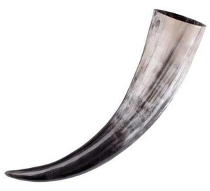 Taza de Cuerno de Búfalo Hecha a Mano, Forma Natural Tallada con Diseño Vikingo, Antigua, Artística, Coleccionable, Taza Resistente para Beber - Product Image 3