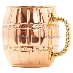 Taza de mula de cobre liso con acabado de lujo y características artesanales adecuada para cenas formales o fiestas al aire libre - Product Image 4