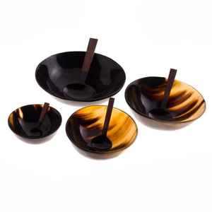 Bols en corne de luxe faits à la main pour servir les aliments et les salades, parfaits pour la maison, les fêtes et les mariages, en vente à prix imbattable. - Product Image 1