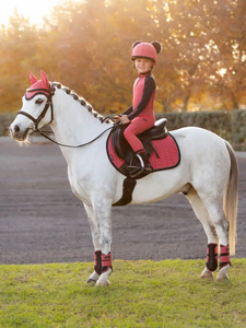 Tapis de selle carré de haute qualité pour contact étroit, durable et confortable, équipement polyvalent pour chevaux - Product Image 3