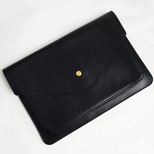 Funda de piel auténtica de alta calidad para portátil, color NEGRO, con espacio para el cable del cargador, ratón y accesorios. - Product Image 6