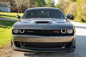 Voiture d'occasion en parfait état, Dodge Challenger R/T Scat Pack Widebody Coupé 2023, prête à être expédiée - Product Image 2