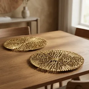 Ensemble de plaques décoratives en aluminium avec finition dorée, motif ajouré radial complexe, assiettes de présentation en métal de luxe pour la décoration intérieure - Product Image 3
