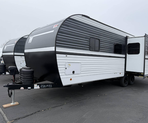 RV W-I-N-N-E-B-A-G-O A-C-C-E-S-S 25RK de Lujo Usado, Modelos 2023, 2024, 2025, 2026, Disponible para la Venta - Product Image 1