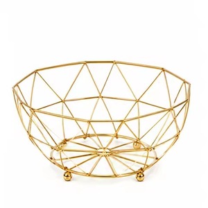 Cesta de frutas de alambre dorado de lujo, frutero moderno de alambre metálico geométrico, cesta de almacenamiento de verduras para encimera, para el hogar y hoteles - Product Image 3