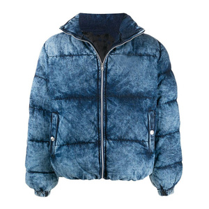 Veste matelassée en denim, col montant, fermeture éclair, rembourrage épais en polyester, longueur courte, vêtement d'hiver décontracté, unisexe - Product Image 4